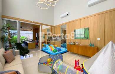 Imagem: A casa em condomínio possui 4 Dormitórios, 5 Banheiros, 4