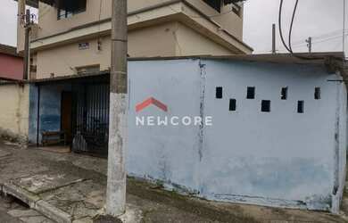 Imagem: A casa possui 4 Dormitórios, 3 Banheiros, 2 Vagas na garagem