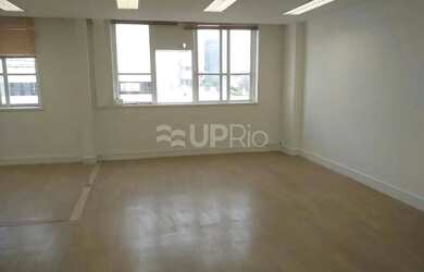 Imagem: O depósito para alugar possui 1 Vaga na garagem e 100m² de