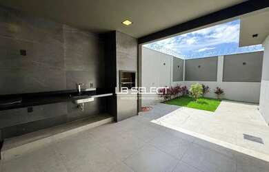 Imagem: A casa possui 3 Dormitórios, 4 Banheiros, 4 Vagas na garagem