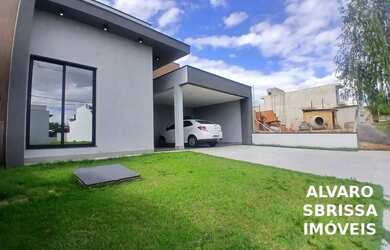 Imagem: A casa em condomínio possui 3 Dormitórios, 2 Banheiros, 3