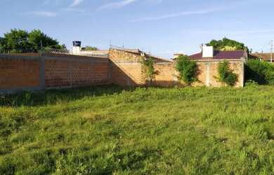 Imagem: O terreno possui 360m² de Área e está localizado em Laranjal