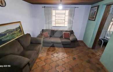 Imagem: A casa possui 4 Dormitórios, 3 Banheiros e 150m² de Área