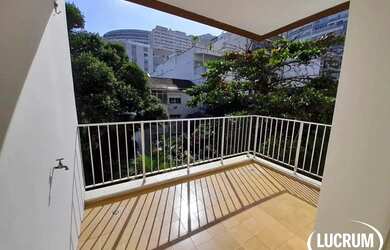 Imagem: O apartamento possui 1 Dormitório, 2 Banheiros, 1 Vaga na garagem