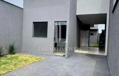 Imagem: A casa possui 2 Dormitórios, 2 Banheiros, 2 Vagas na garagem