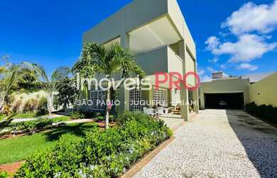 Imagem: A casa em condomínio possui 4 Dormitórios, 5 Banheiros, 2