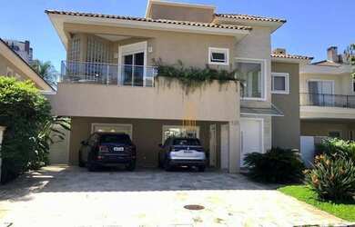 Imagem: A casa em condomínio possui 4 Dormitórios, 5 Banheiros, 5