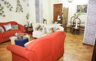 Imagem: O apartamento possui 3 Dormitórios, 1 Banheiro, 1 Vaga na garagem