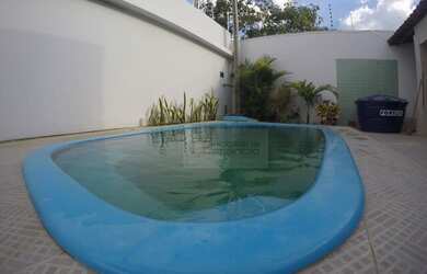 Imagem: A casa possui 4 Dormitórios, 3 Banheiros, 1 Vaga na garagem