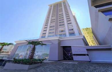 Imagem: O apartamento possui 2 Dormitórios, 1 Banheiro, 2 Vagas na