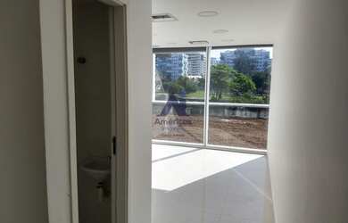 Imagem: O depósito possui 1 Vaga na garagem, 21m² de Área e está