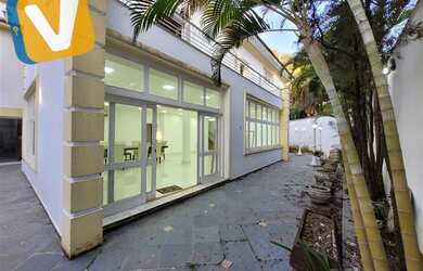 Imagem 2: Sobrado Alto Padrão. Ar-condicionado, Guarda roupa, 650m² de Áreae5...