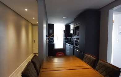 Imagem: O apartamento possui 2 Dormitórios, 1 Banheiro, 1 Vaga na garagem