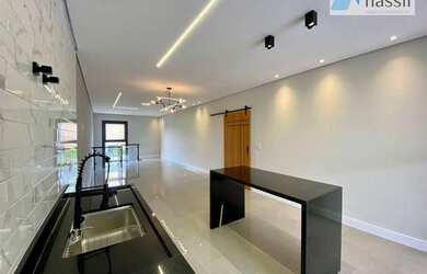 Imagem: A casa em condomínio possui 3 Dormitórios, 4 Banheiros, 4