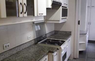 Imagem: O apartamento possui 3 Dormitórios, 2 Banheiros, 1 Vaga na