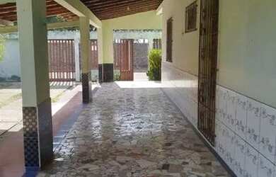 Imagem: A casa possui 5 Dormitórios, 5 Banheiros, 3 Vagas na garagem