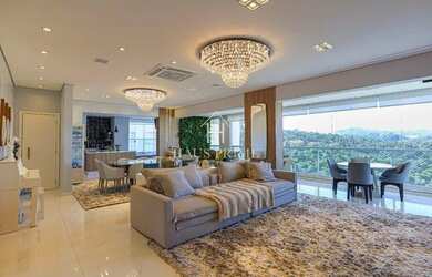 Imagem: O apartamento possui 4 Dormitórios, 1 Banheiro, 5 Vagas na