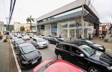 Imagem: O depósito possui 122m² de Área e está localizado em Centro