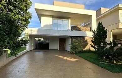 Imagem: A casa em condomínio possui 4 Dormitórios, 5 Banheiros, 4