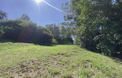 Imagem: O terreno possui 3.128m² de Área e está localizado em Loteamento