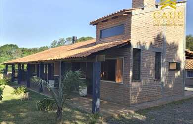 Imagem: A casa em condomínio possui 2 Dormitórios, 2 Banheiros e 5000m²