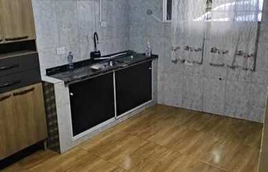 Imagem: A casa possui 3 Dormitórios, 2 Banheiros, 2 Vagas na garagem