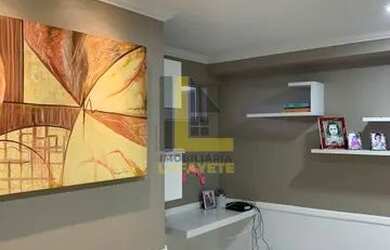 Imagem: O apartamento possui 4 Dormitórios, 5 Banheiros, 3 Vagas na