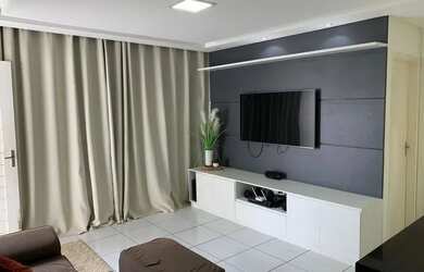 Imagem: A casa possui 2 Dormitórios, 2 Banheiros, 2 Vagas na garagem