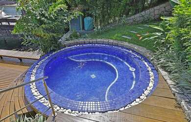 Imagem 5: Casa costeira contemporânea em condomínio exclusivo com heliponto