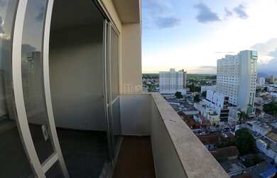 Imagem: O apartamento possui 4 Dormitórios, 2 Banheiros, 1 Vaga na