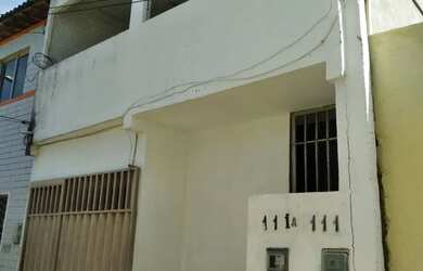 Imagem: A casa possui 2 Dormitórios, 1 Banheiro e está localizado