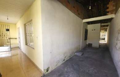 Imagem: A casa possui 2 Dormitórios, 2 Banheiros, 1 Vaga na garagem