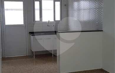 Imagem: A casa e possui 2 Dormitórios, Suítes, 1 Banheiro, 1 Vaga