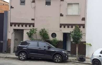 Imagem: A casa possui 5 Dormitórios, 5 Banheiros, 347m² de Área e