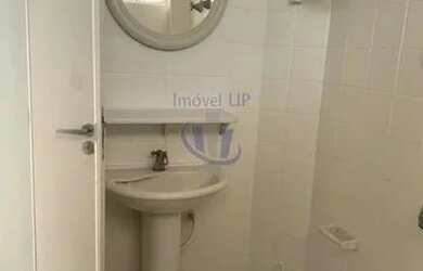 Imagem 2: Apto de 2 dormitórios, sala, cozinha, lavanderia e 1 vaga, prox. Metrô...