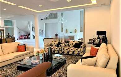 Imagem: A casa em condomínio possui 5 Dormitórios, 5 Banheiros, 5