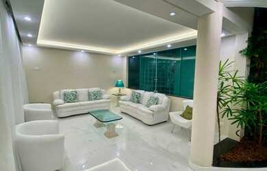 Imagem 6: Casa frente ao mar à venda na praia da Enseada em Guarujá