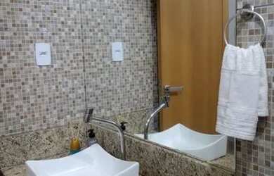 Imagem: O apartamento possui 1 Dormitório, 1 Banheiro, 1 Vaga na garagem