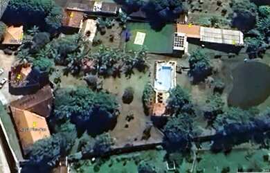 Imagem: A casa possui 5 Dormitórios, 5 Vagas na garagem, 6.065m² de