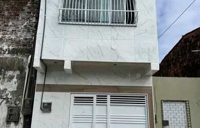 Imagem: A casa possui 2 Dormitórios, 2 Banheiros, 1 Vaga na garagem