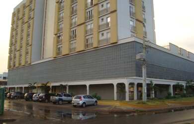 Imagem: O apartamento possui 1 Dormitório, 1 Banheiro, 1 Vaga na garagem