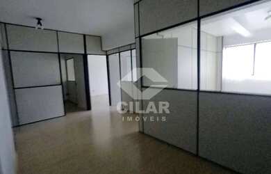 Imagem: O depósito possui 1 Vaga na garagem, 74m² de Área e está