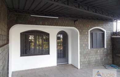 Imagem: A casa possui 2 Dormitórios, 1 Banheiro, 1 Vaga na garagem