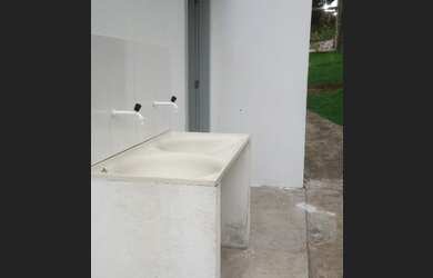 Imagem: A casa possui 1 Dormitório, 1 Banheiro e está localizado