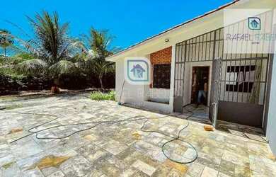 Imagem: A casa possui 2 Dormitórios, 2 Banheiros, 4 Vagas na garagem