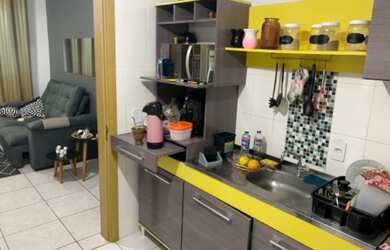 Imagem: O apartamento possui 2 Dormitórios, 1 Banheiro, 1 Vaga na garagem