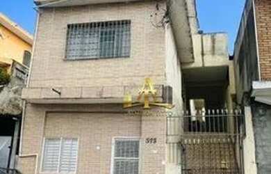 Imagem: A casa possui 2 Dormitórios, 2 Banheiros e 180m² de Área