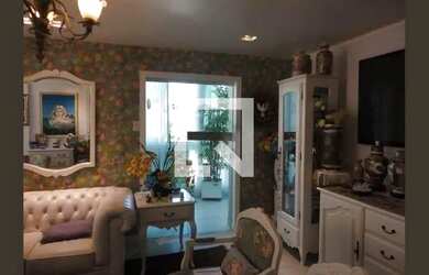 Imagem: O apartamento possui 3 Dormitórios, 1 Banheiro, 2 Vagas na