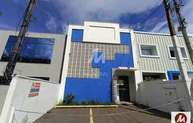 Imagem: O depósito possui 2 Vagas na garagem, 132m² de Área e está