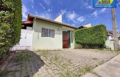 Imagem: A casa em condomínio possui 3 Dormitórios, 2 Banheiros, 2